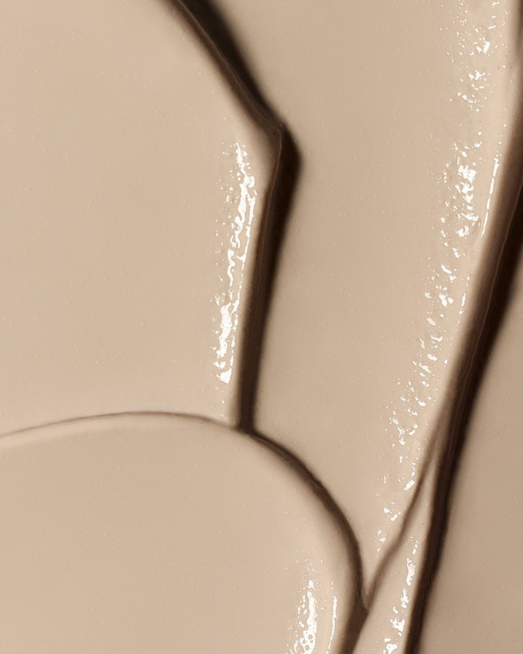 SENSITIVE AND OIL-FREE SUN FLUID SPF50+